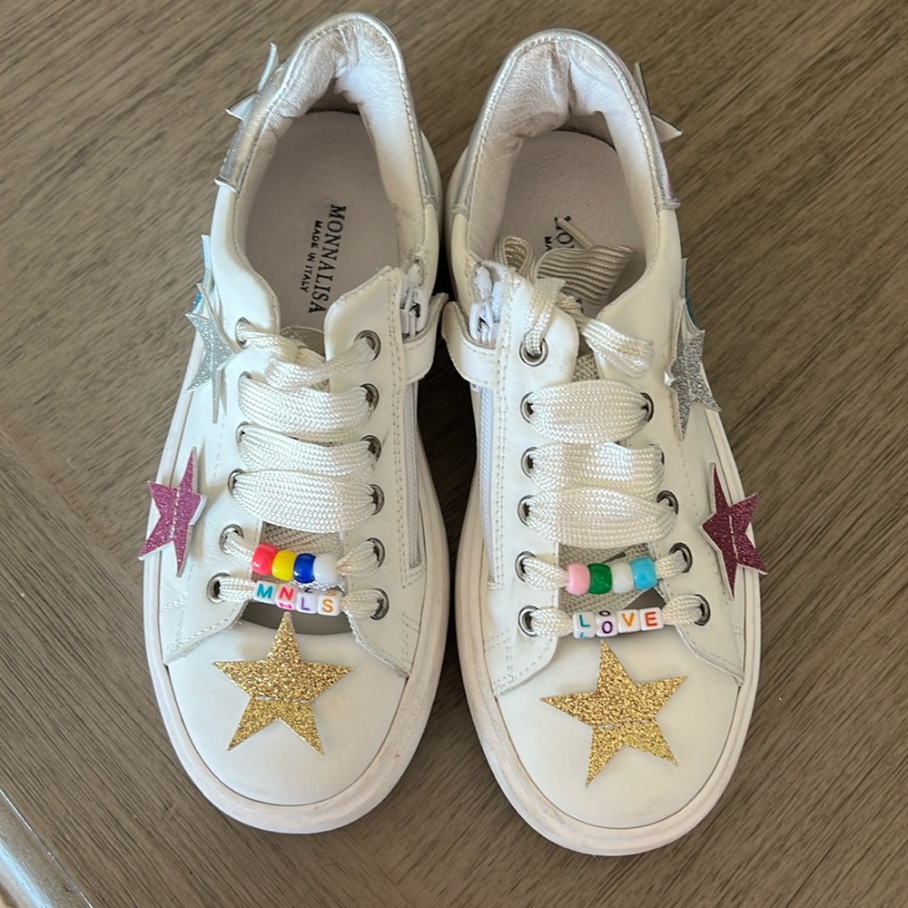 Kids sneakers